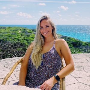 Meet your Posher, Leebeth